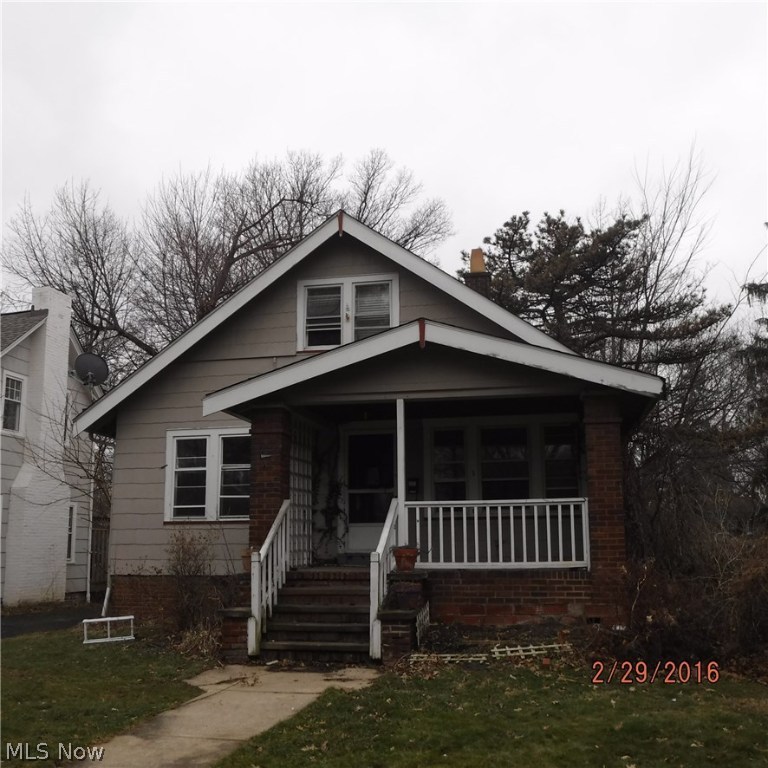 3 bedroom cape cod in the heart of Cleveland Heights. Tons of potential. Close to restaurants, parks and much more. This is a Fannie Mae HomePath Property. 2 Car detached garage.