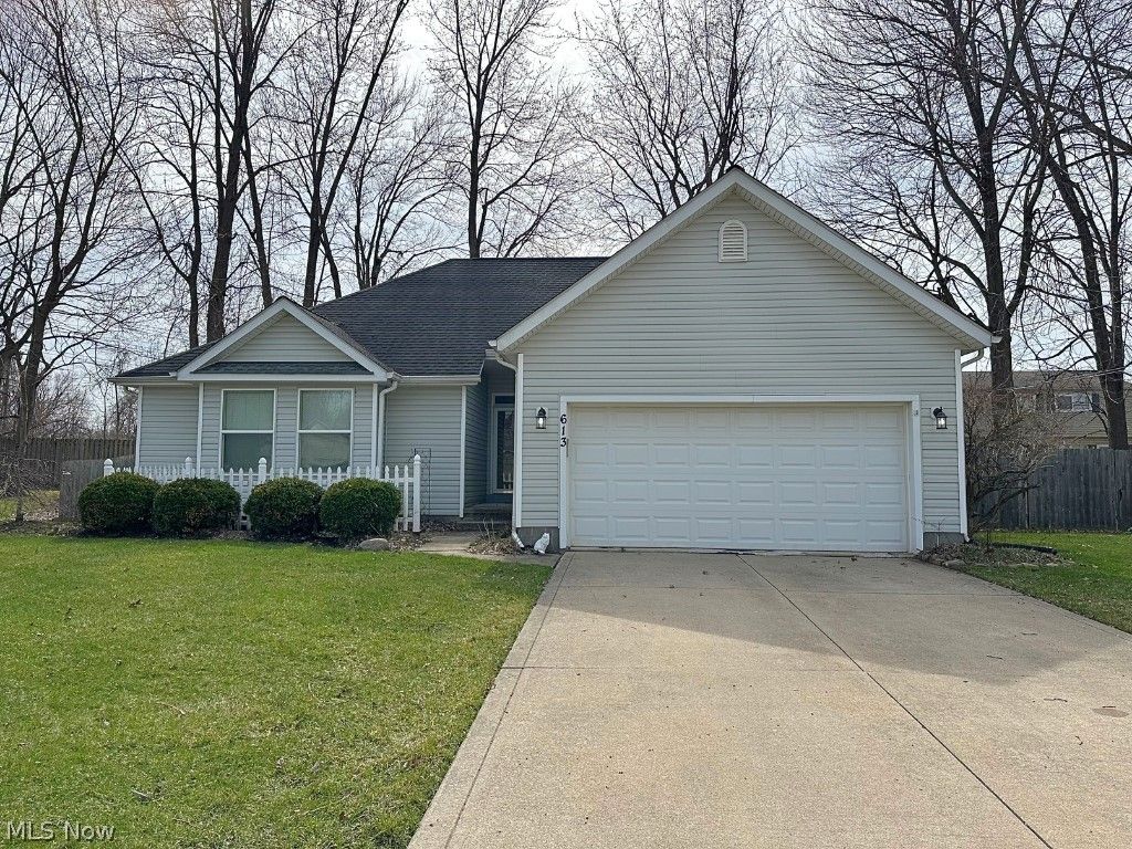 Photo of 613 Ericston Court, Painesville, OH 44077 (MLS # 5193589)