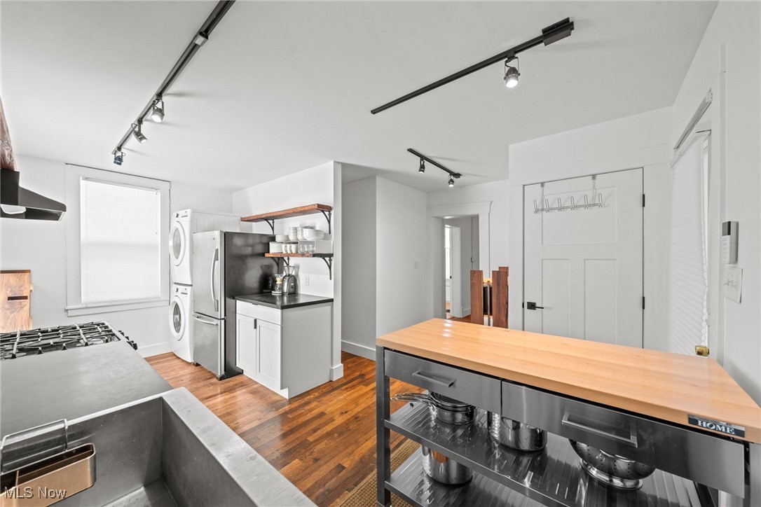 Cleveland, Ohio 44113, United States, 3 Bedrooms Bedrooms, ,1 BathroomBathrooms,Residential,Active,84798