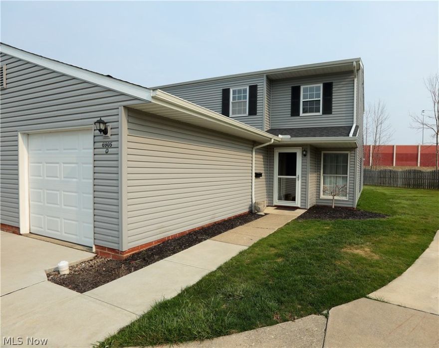 Bright and airy 2 bedroom, 2 bath remodeled condo.  Newer carpet, countertops, and fresh paint make this roomy condo move in ready.  All appliances stay, including the washer and dryer.  A private fenced in patio compliment the private backyard.  Make your appointment today!