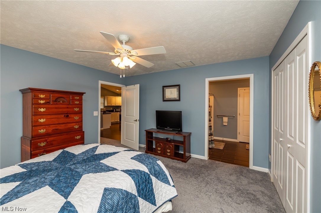 Market Square Twnhms Condo - Residential