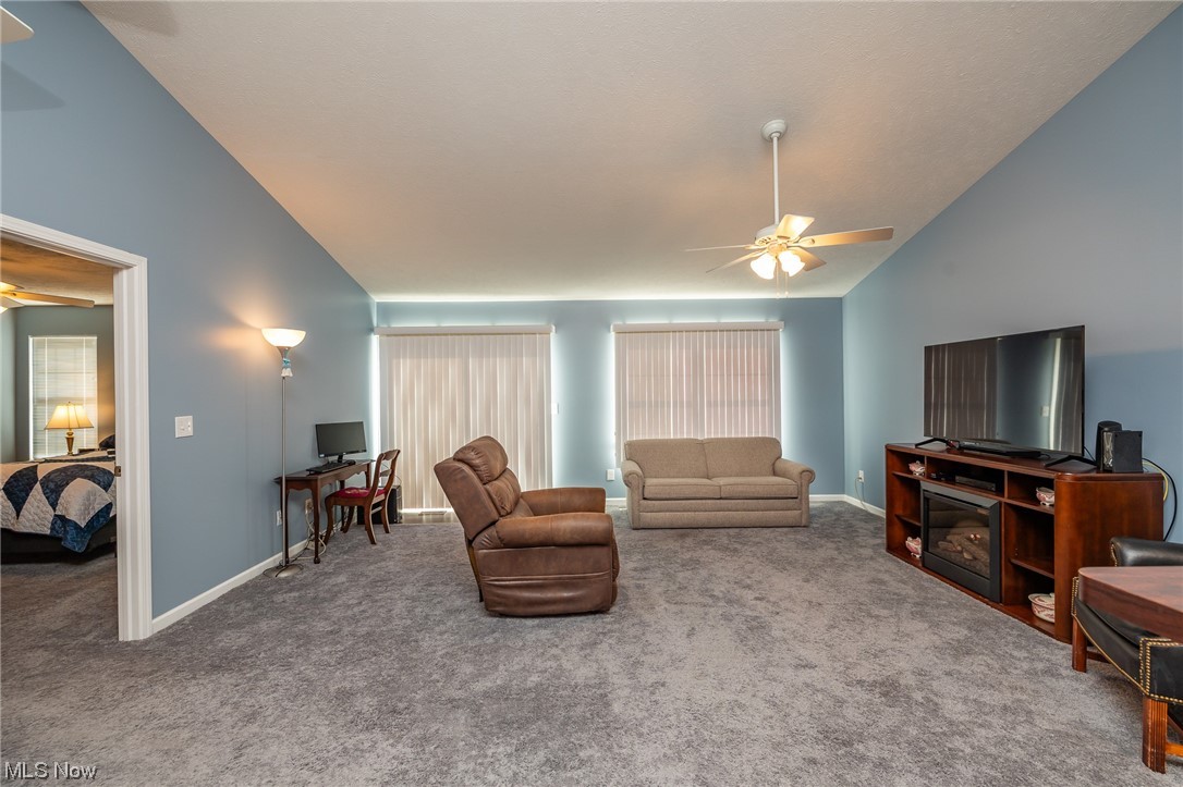 Market Square Twnhms Condo - Residential