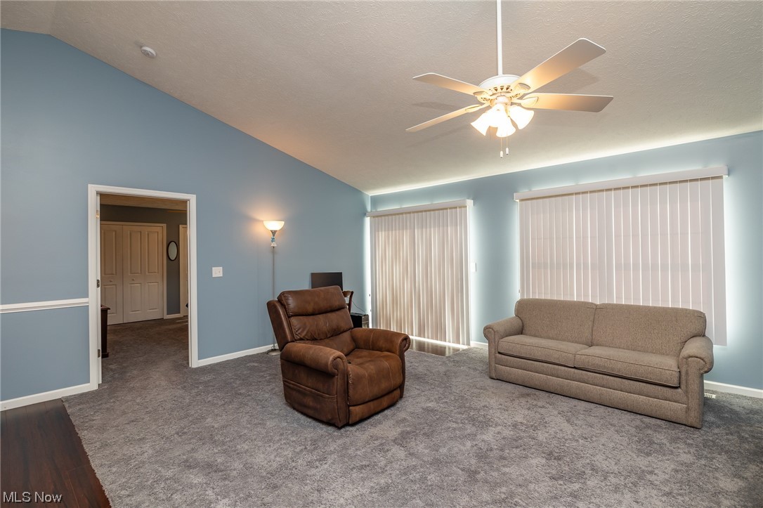 Market Square Twnhms Condo - Residential