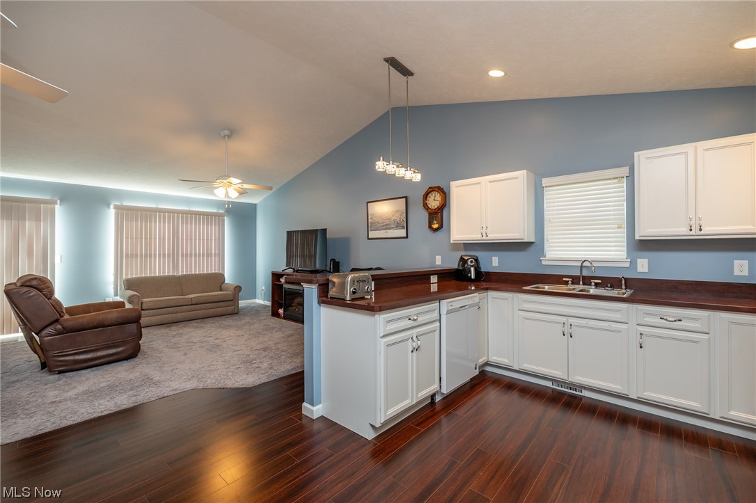 Market Square Twnhms Condo - Residential