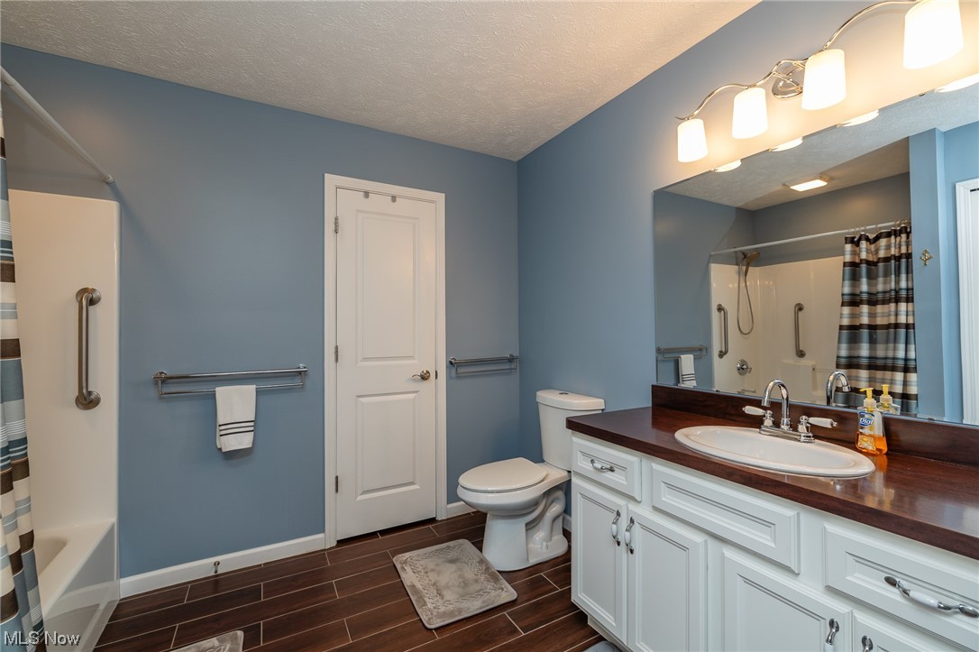 Market Square Twnhms Condo - Residential