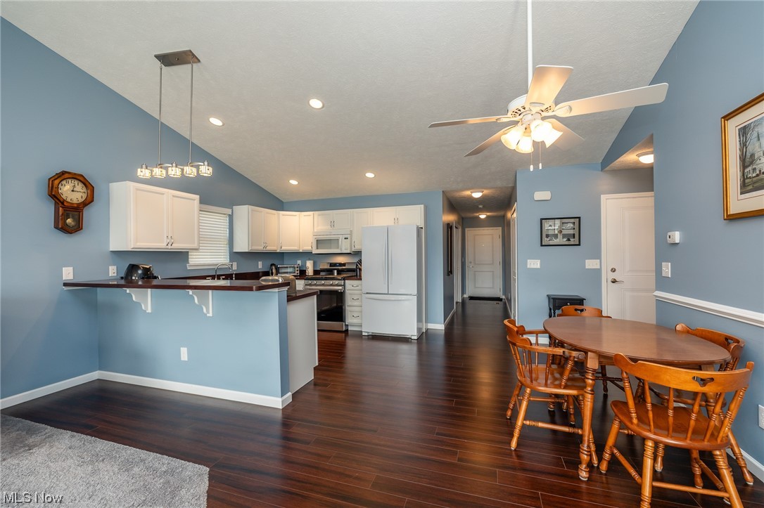 Market Square Twnhms Condo - Residential