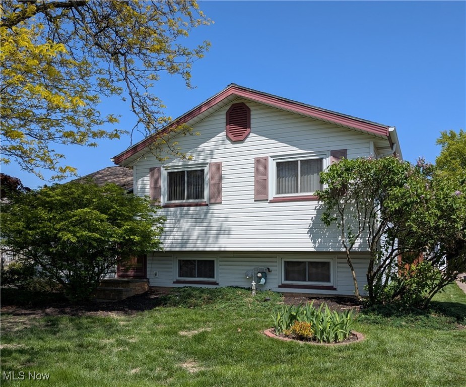 869 Bayridge Boulevard