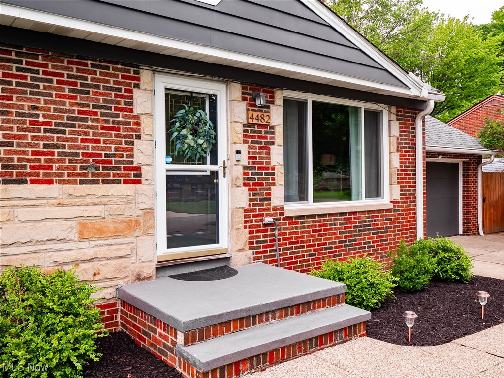 4482 Ranchview Avenue, North Olmsted, Ohio image 3