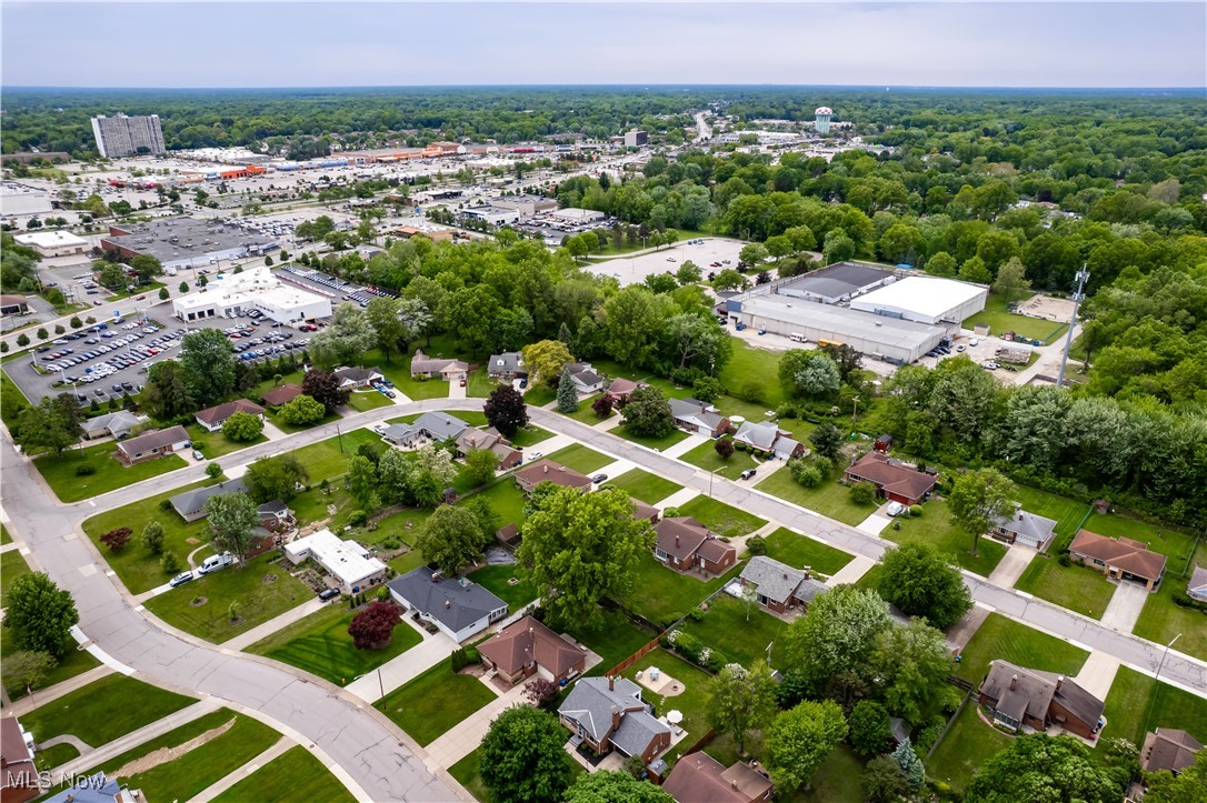 4482 Ranchview Avenue, North Olmsted, Ohio image 17
