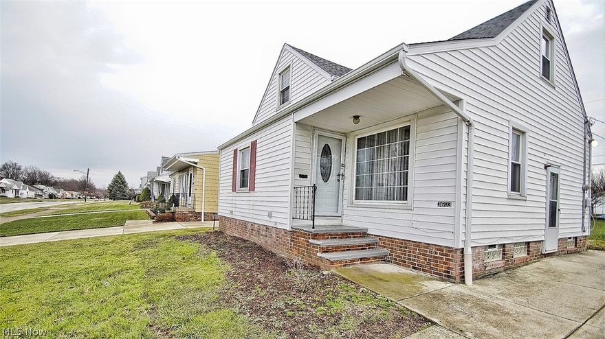 Remodeled Cape Cod home features hardwood throughout main floor, all appliances stay!!! Desirable neighborhood close to schools, parks, the bus line and medical!!