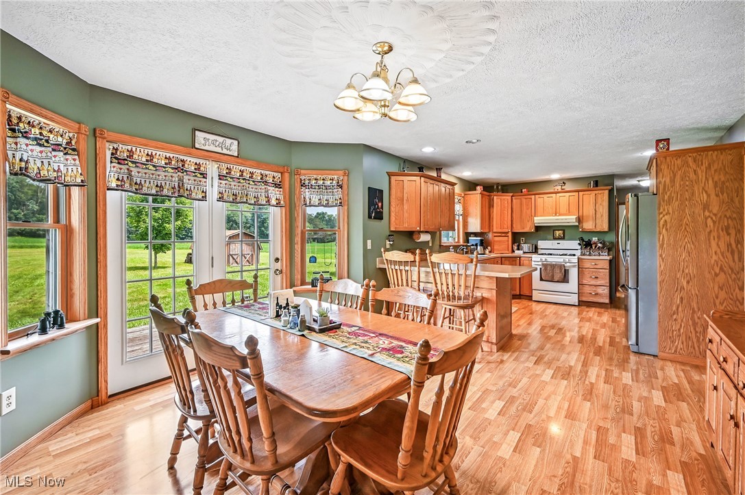 East Rochester, Ohio 44625, United States, 4 Bedrooms Bedrooms, ,2 BathroomsBathrooms,Residential,Active,169842