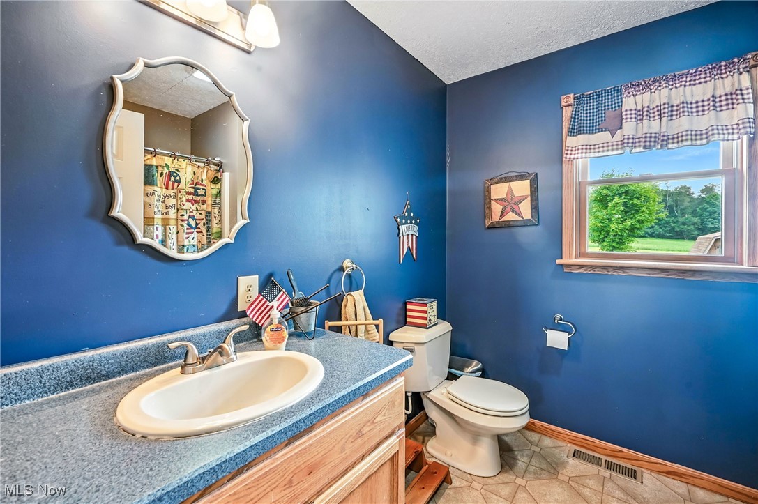 East Rochester, Ohio 44625, United States, 4 Bedrooms Bedrooms, ,2 BathroomsBathrooms,Residential,Active,169842