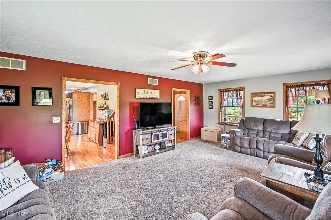 East Rochester, Ohio 44625, United States, 4 Bedrooms Bedrooms, ,2 BathroomsBathrooms,Residential,Active,169842