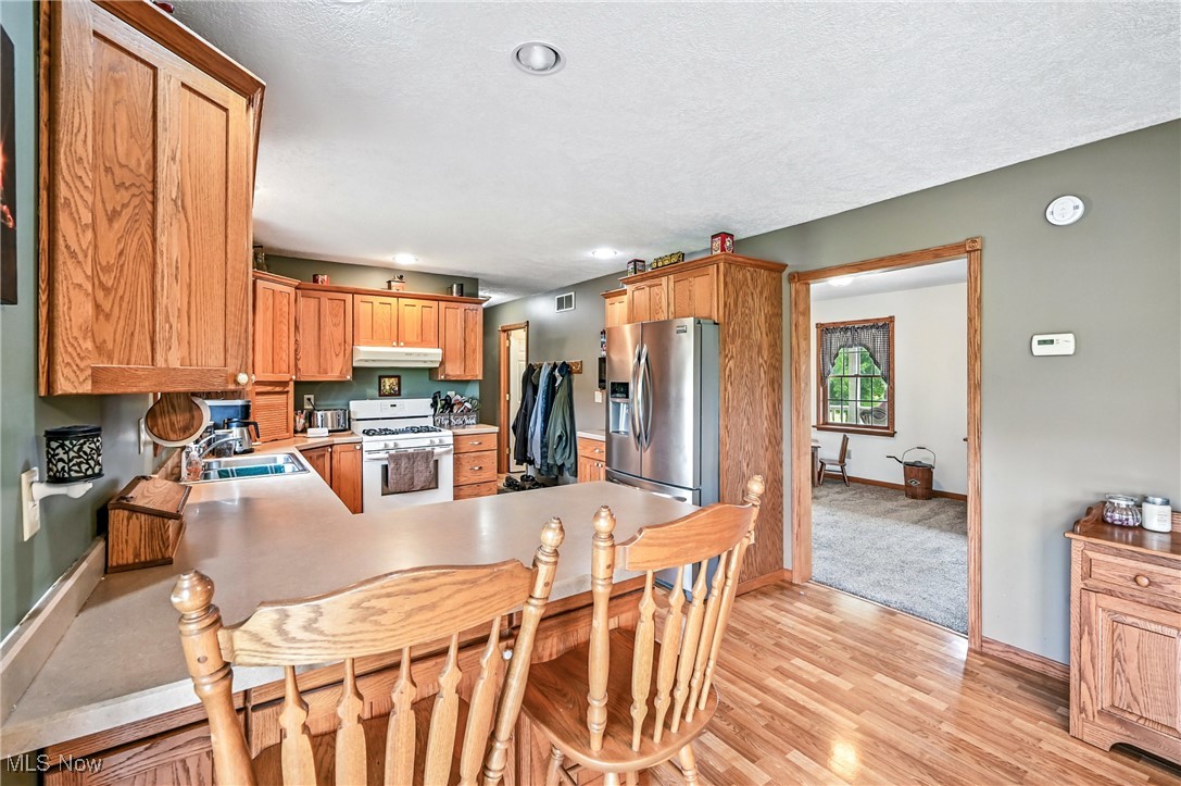 East Rochester, Ohio 44625, United States, 4 Bedrooms Bedrooms, ,2 BathroomsBathrooms,Residential,Active,169842