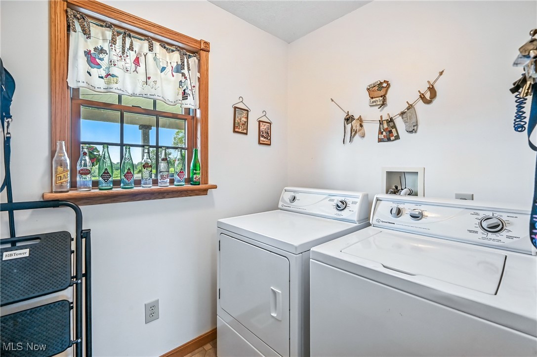 East Rochester, Ohio 44625, United States, 4 Bedrooms Bedrooms, ,2 BathroomsBathrooms,Residential,Active,169842