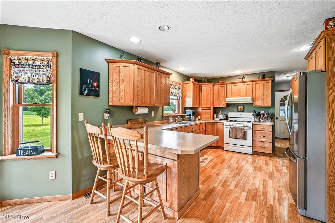 East Rochester, Ohio 44625, United States, 4 Bedrooms Bedrooms, ,2 BathroomsBathrooms,Residential,Active,169842