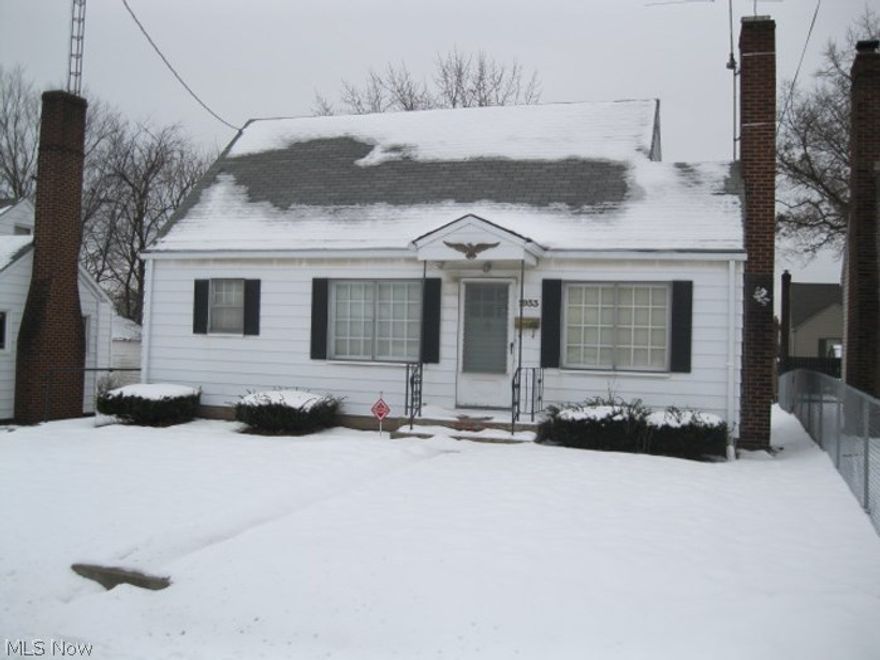 To settle the estate, all sells on location:  THURSDAY – FEBRUARY 12, 2015 – 4:30 PM  Three Bedroom Bungalow Home   TERMS ON REAL ESTATE: 20% down auction day, balance due at closing. Buyer's premium of 10% to be added to the final bid to establish the purchase price. Any desired inspections must be made prior to bidding. All information contained herein was derived from sources believed to be correct.