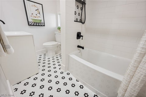 Tiny photo for 1320 Saint Charles AVE, Lakewood, OH 44107 (MLS # 5255998)