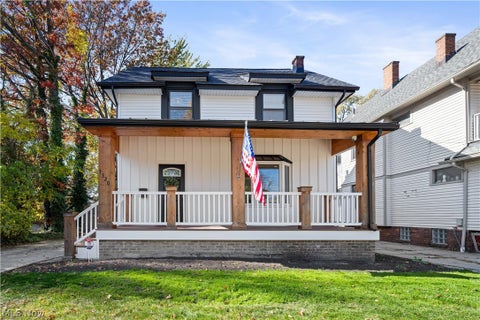Photo of 1320 Saint Charles AVE, Lakewood, OH 44107 (MLS # 5255998)