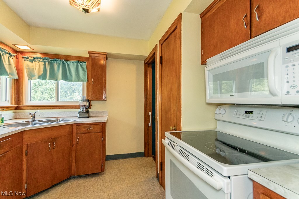 4640 Highland Drive, Willoughby, Ohio image 13