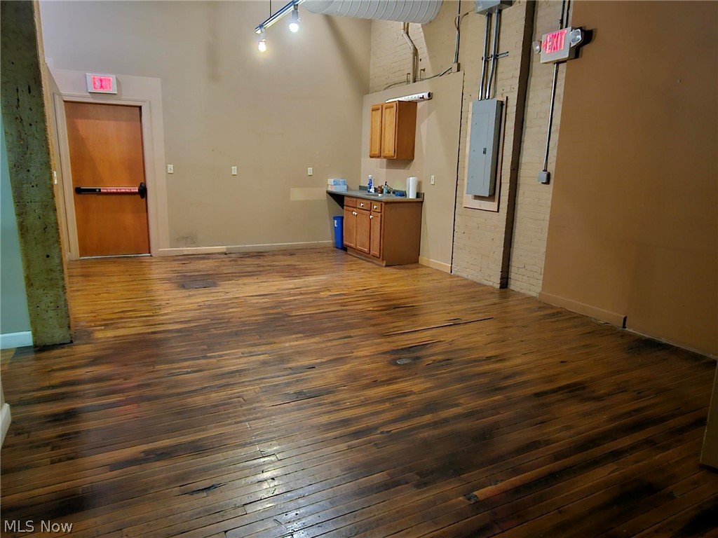 Loftworks Condo Ph 1 - Residential