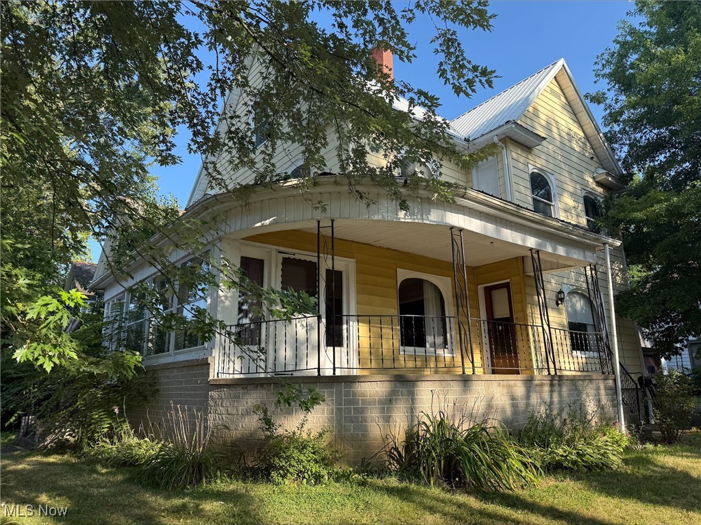 This is an ONLINE ONLY foreclosure sale. There are NO SHOWINGS. Deposit due by wire transfer within 48 upon conclusion . Cash deal; funding must take place within 30 days of confirmation of sale. 5% Buyer’s Premium shall apply. Subject to postponement and cancellation. Full terms and conditions at online registration.