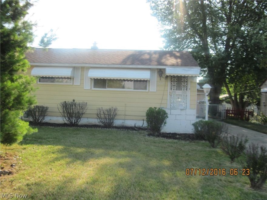 Sellers have newer lived in home. Home is being sold as is. Buyer must complete all city violations. Newer roof and furnace.