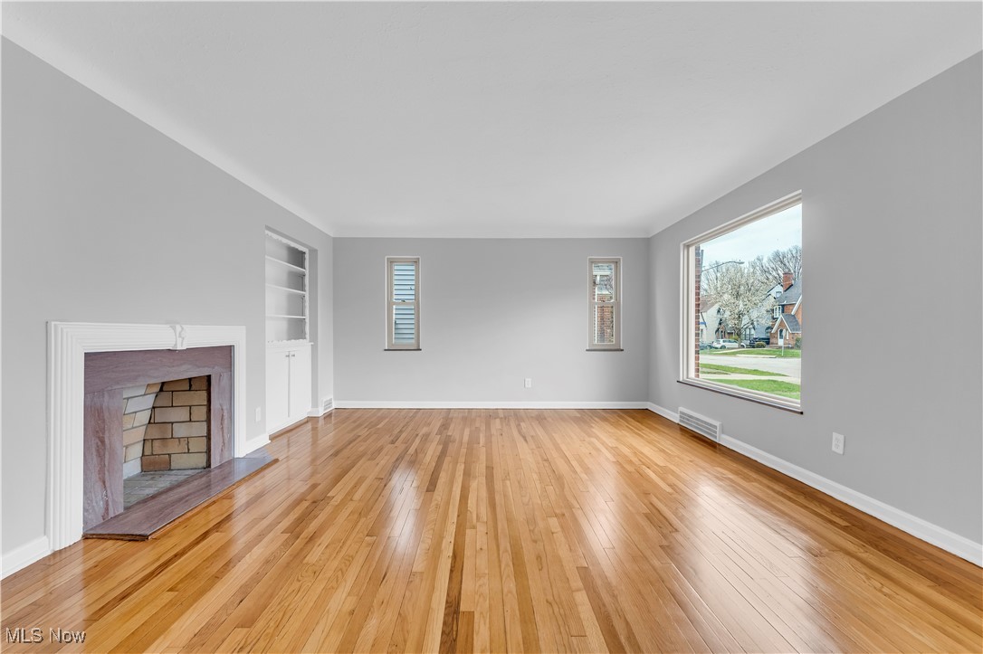 262 E 208th Street, Euclid, Ohio image 13