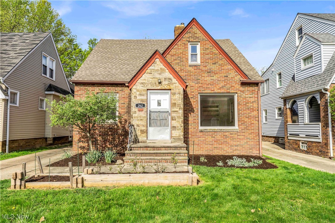 262 E 208th Street, Euclid, Ohio image 6
