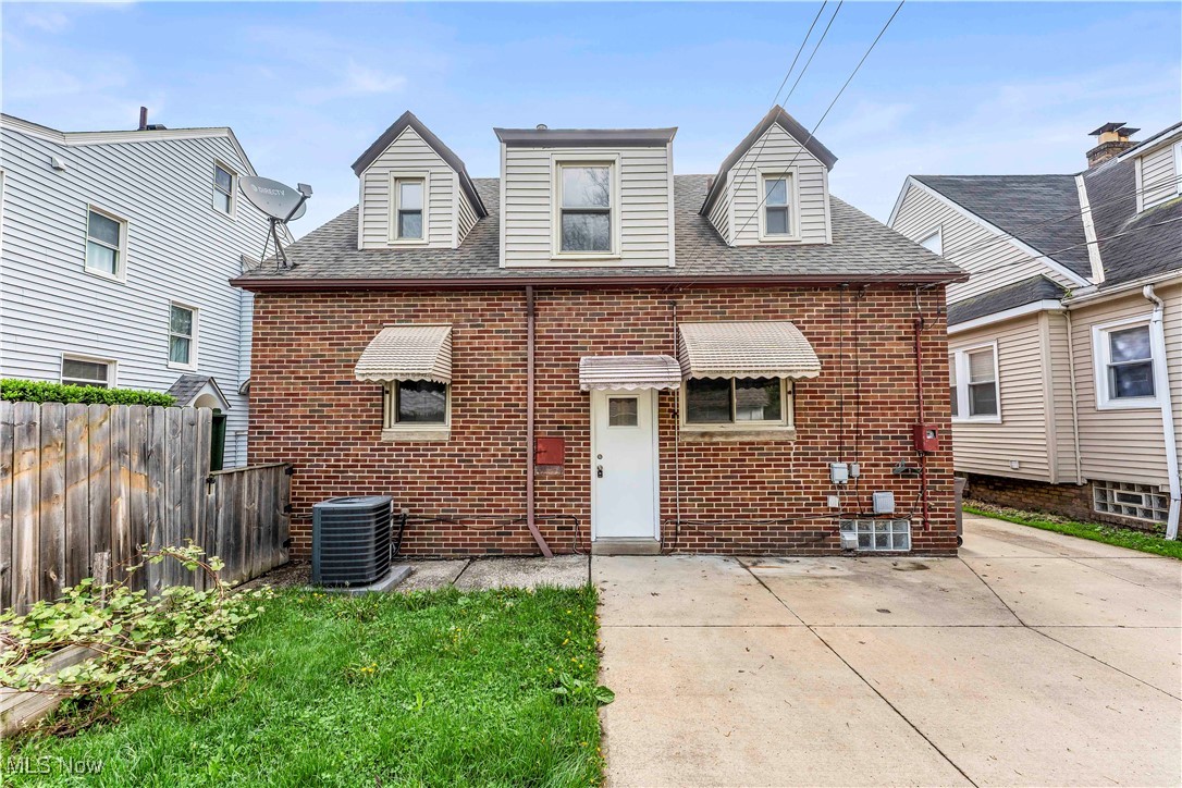262 E 208th Street, Euclid, Ohio image 10