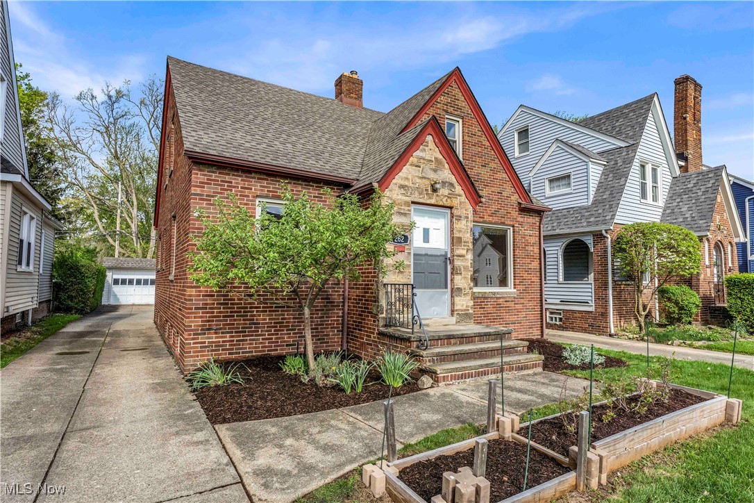 262 E 208th Street, Euclid, Ohio image 7