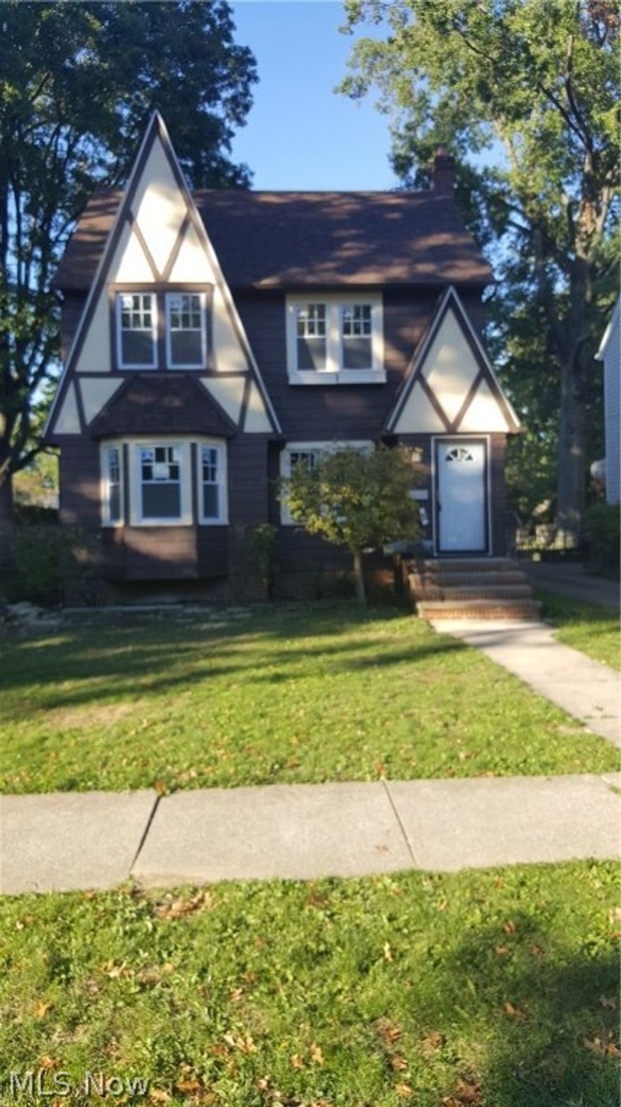 3915 Northampton in Cleveland Heights.  4 bedrooms/ 1.5 baths. Nearly 2000 square foot.  Eat in kitchen, dining room. spacious family room.  3 bedrooms and a full bath on the second floor, 3rd story bedroom as 4th.  Brand new two car garage.  New furnace and h/w water tank, remodeled kitchen and bath fresh paint and lighting throughout. New appliances!