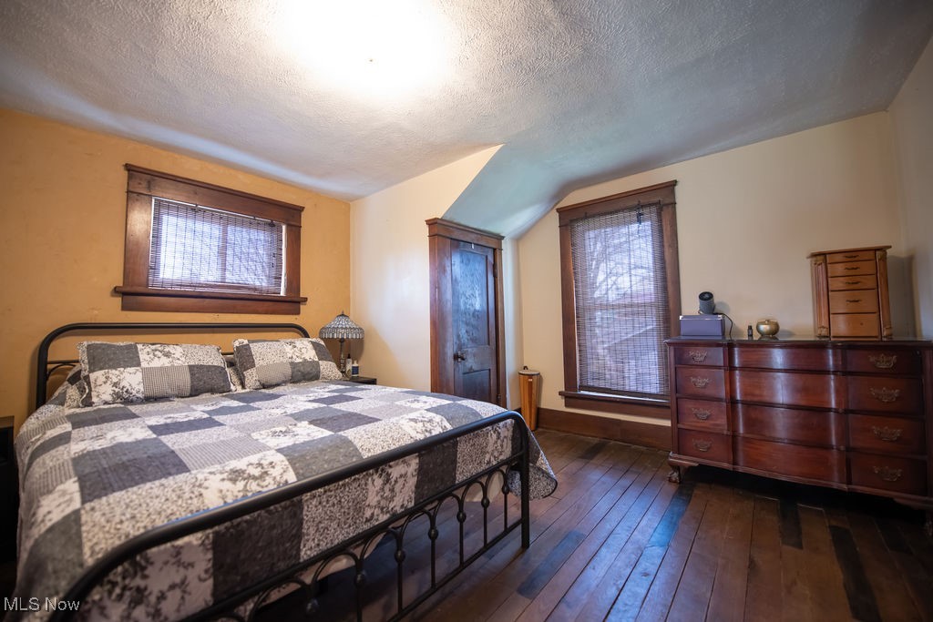 144 S Walnut Street, Gnadenhutten, Ohio image 32