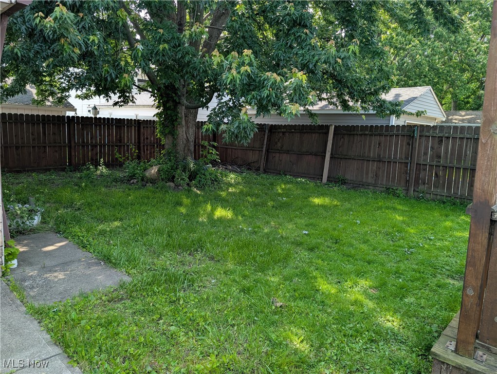 1009 E 347th Street, Eastlake, Ohio image 3