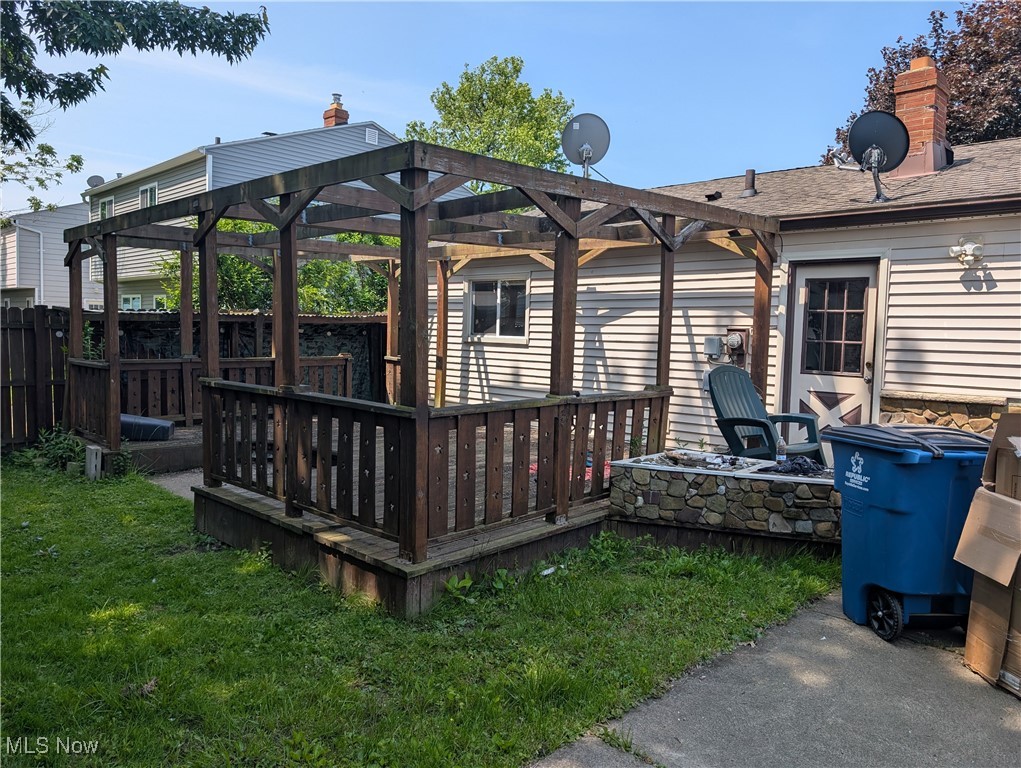 1009 E 347th Street, Eastlake, Ohio image 4