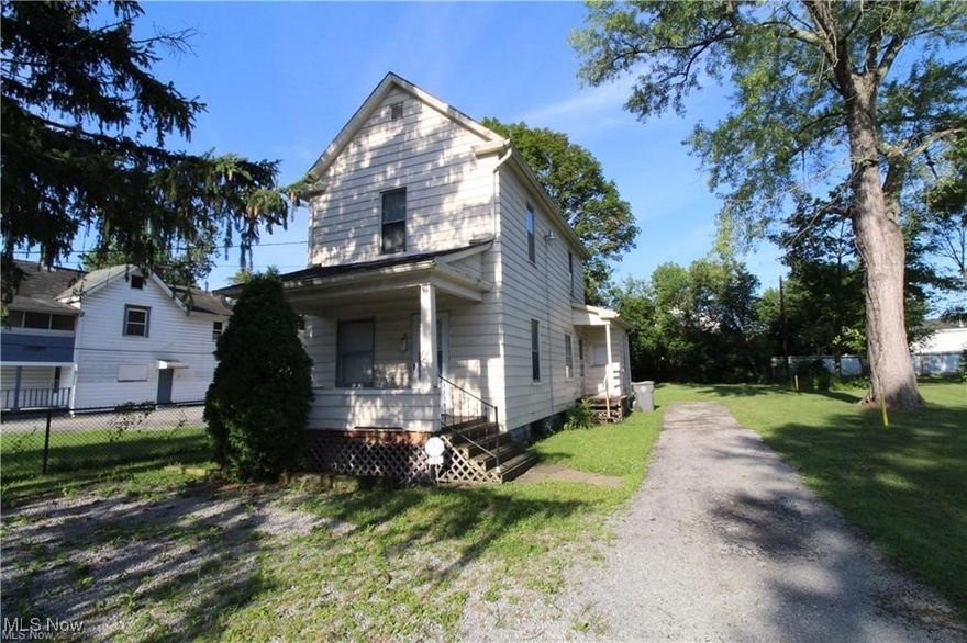 2 Bedroom 1 full bath two story house near Mill Creek Park. Great for investor portfolio or starter home. Updates: 100-amp electrical service, 80%efficiency furnace, hot water tank, carpet, paint.