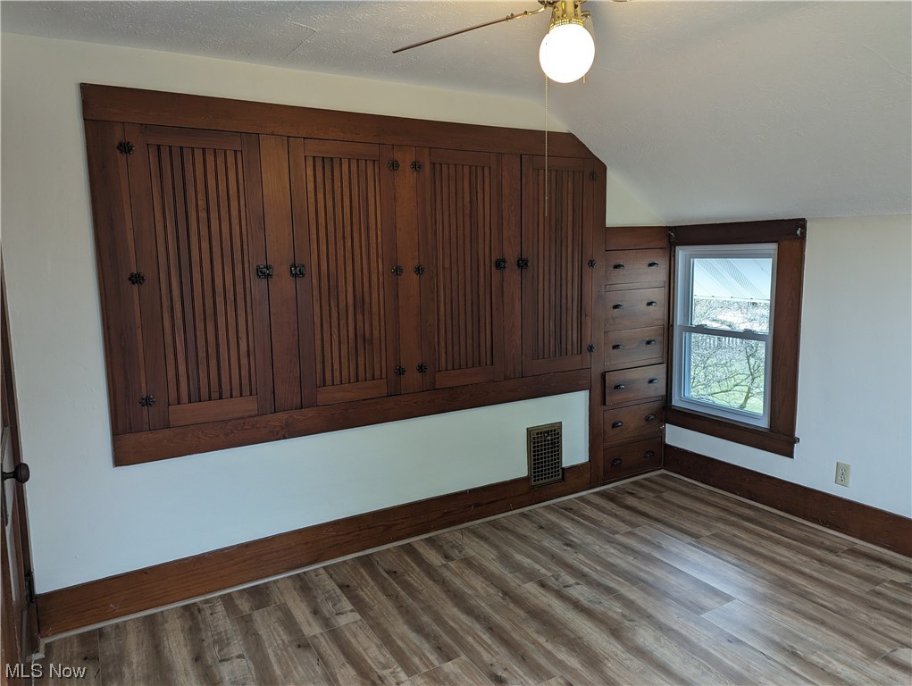 Village/Middlefield - Residential Lease