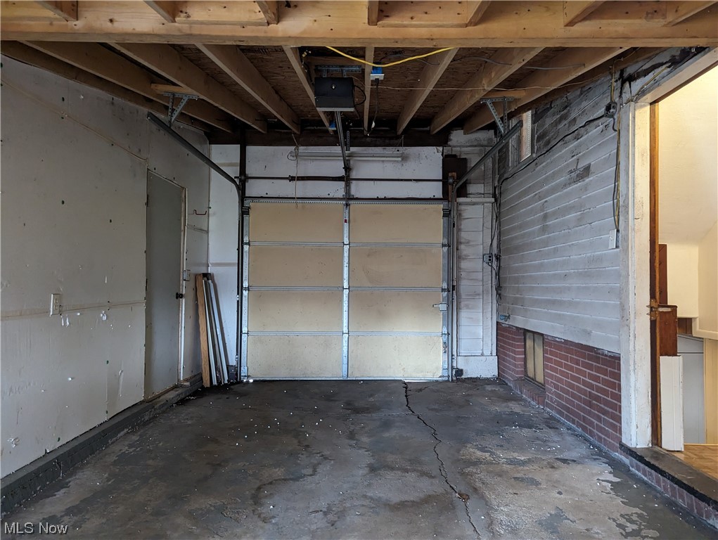 Village/Middlefield - Residential Lease