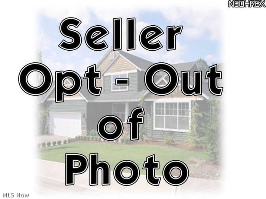 Colonial in the heart of Akron