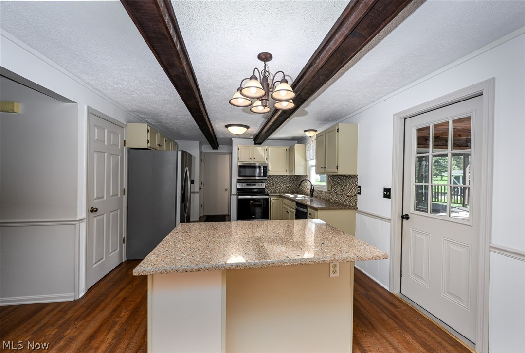 Williamsburg Village Estates - Residential