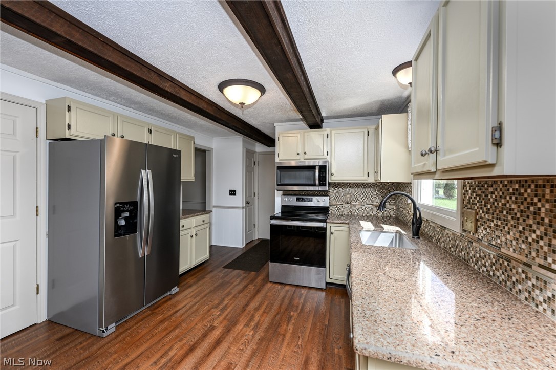 Williamsburg Village Estates - Residential