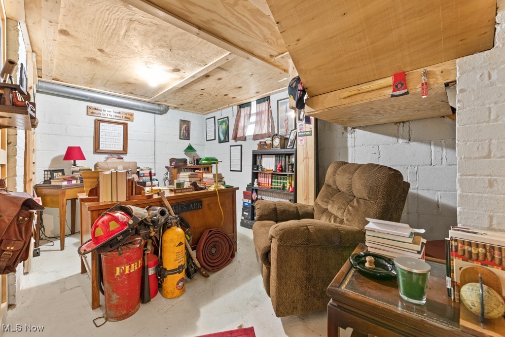 664 W Oregon Avenue, Sebring, Ohio image 24