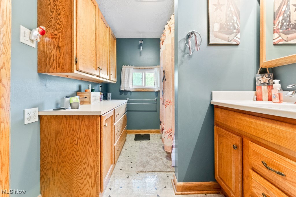 664 W Oregon Avenue, Sebring, Ohio image 19