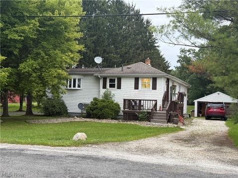 Photo of 6206 Downs Road NW, Warren, OH 44481 (MLS # 5239381)