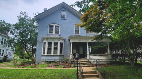 Homes For Sale - 207 Washington Street<br/> Marietta, OH 45750