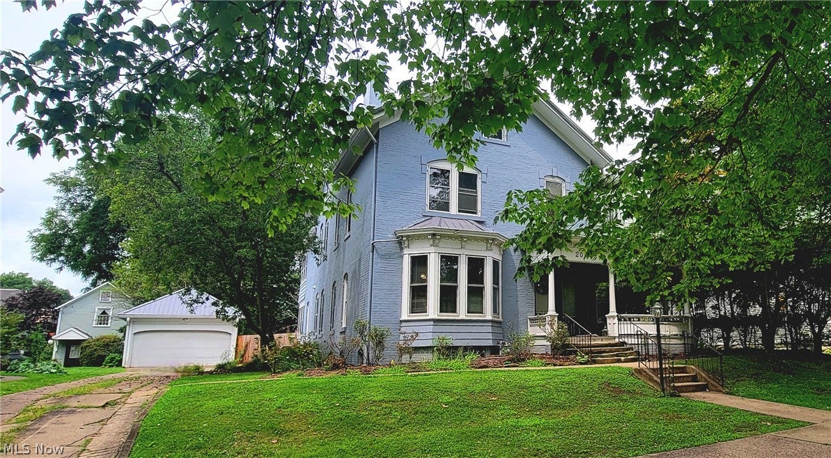 207 Washington Street