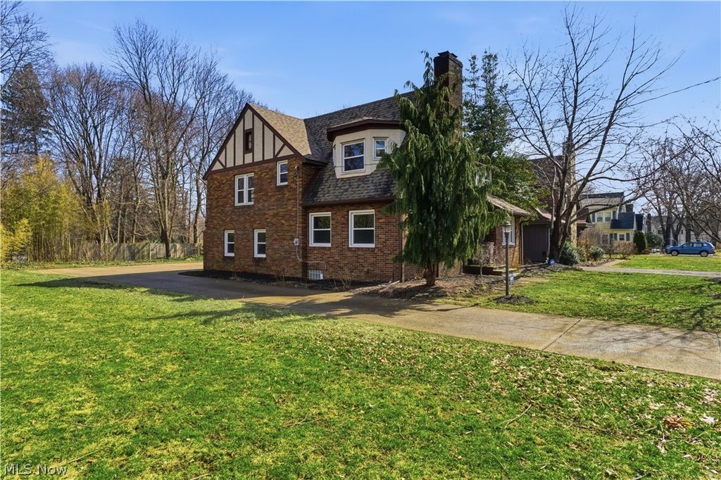 Photo of 45 Chatfield Drive, Painesville, OH 44077 (MLS # 5191513)