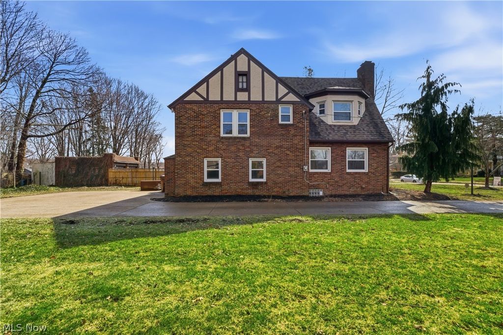 Photo of 45 Chatfield Drive, Painesville, OH 44077 (MLS # 5191513)