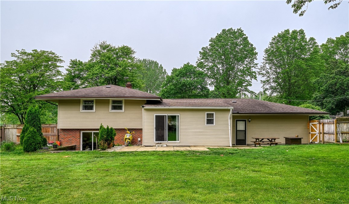 3868 Lor Ron Avenue, Kent, Ohio image 4