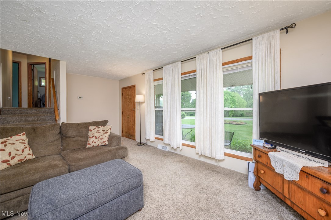 3868 Lor Ron Avenue, Kent, Ohio image 18